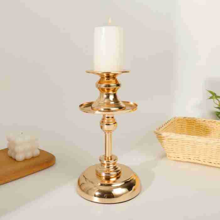European Light Luxury Candle Table Romantic Candlelight Dinner Props Iron Ornaments Home Vintage Table Candlestick Decoration Application Scenario