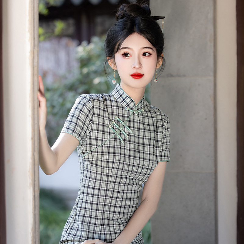 "National Trend 2025 Spring/Summer Short, petite, single-layer checkered, fresh and girlish, Chinese-style retro cheongsam. Specification image