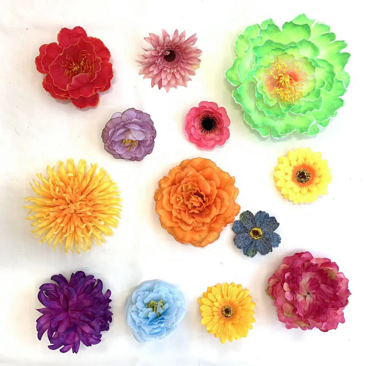 A comprehensive collection of artificial peony flowers, hibiscus flowers, cheap and beautiful headbands, clothing flowers, super grand artificial flower heads wholesale