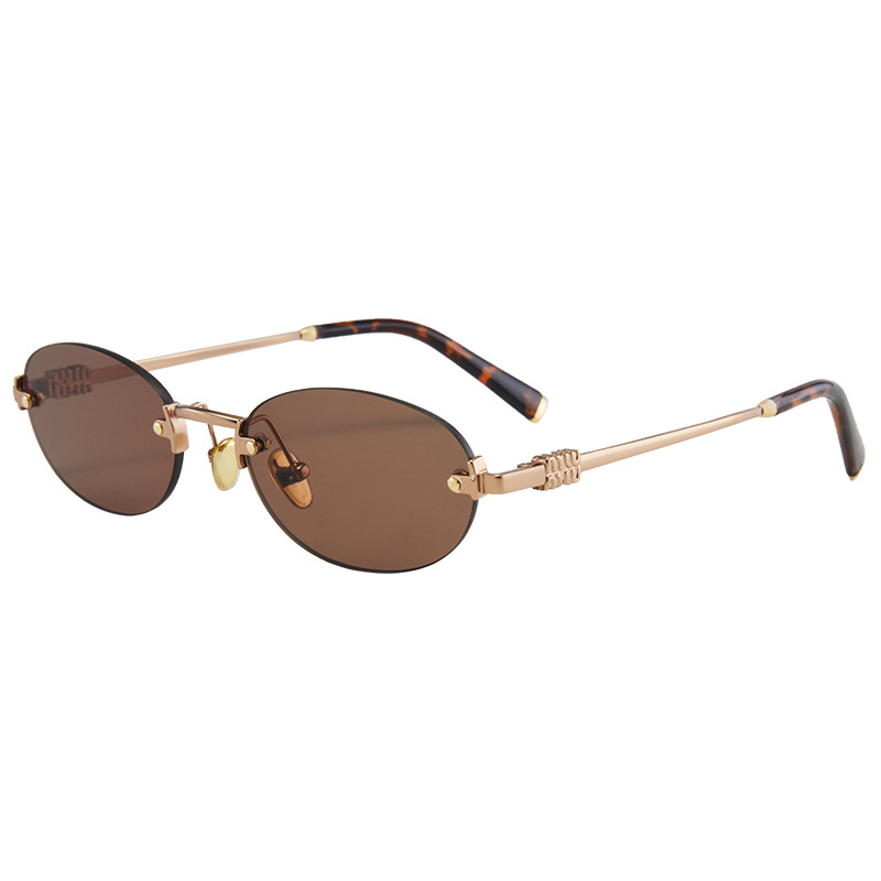 2025 New women's frameless sunglasses, European and American fashion, individual and trendy sunglasses, men's decorative and versatile glasses Application Scenario