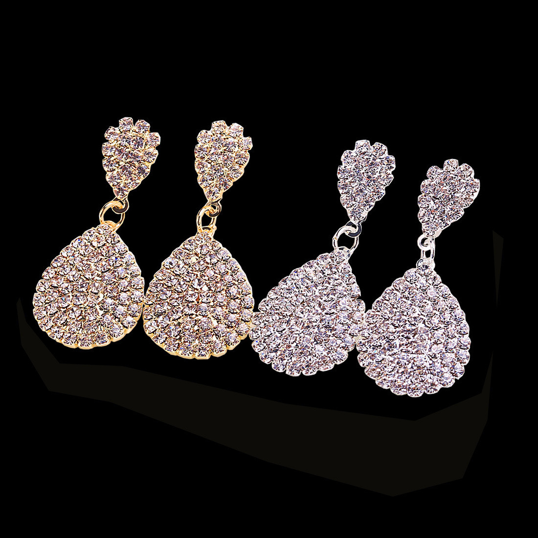Fashionable, exquisite and high-end earrings, welded teardrop stud earrings, feminine commuting accessories, wholesale jewelry, cross-border Application Scenario