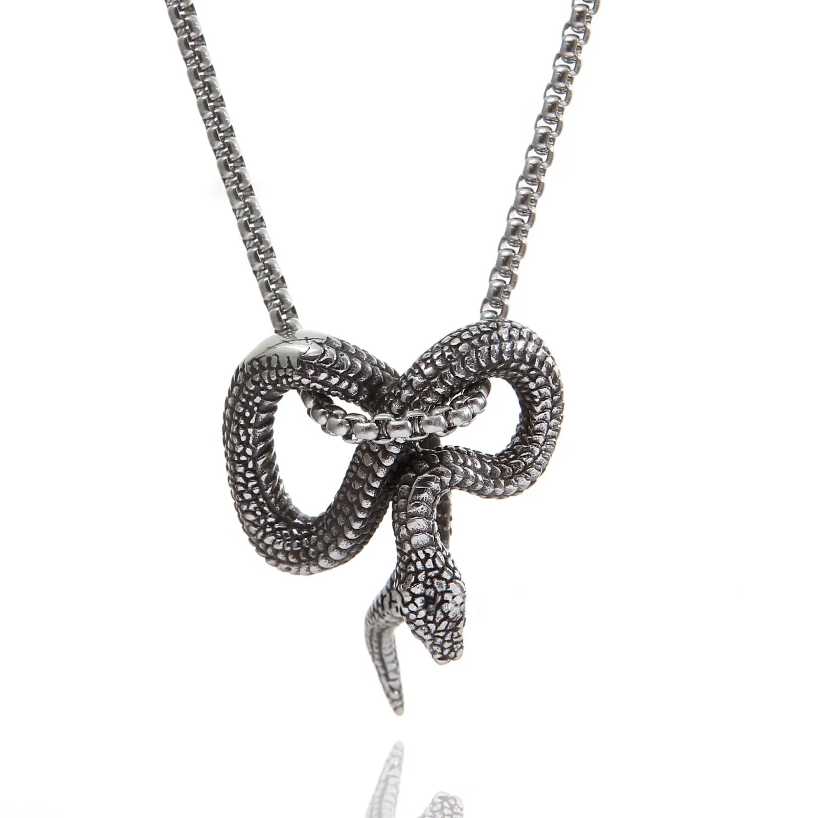 New style of Chinese trend accessories, European and American retro creative design snake-shaped stainless steel pendant, men's personalized python titanium steel necklace