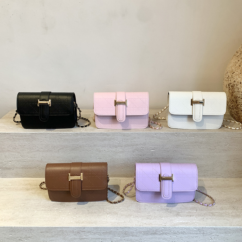 Cross-border foreign trade stylish and high-quality chain small square bag, a new retro, unique and niche design single-shoulder crossbody bag for autumn Application Scenario
