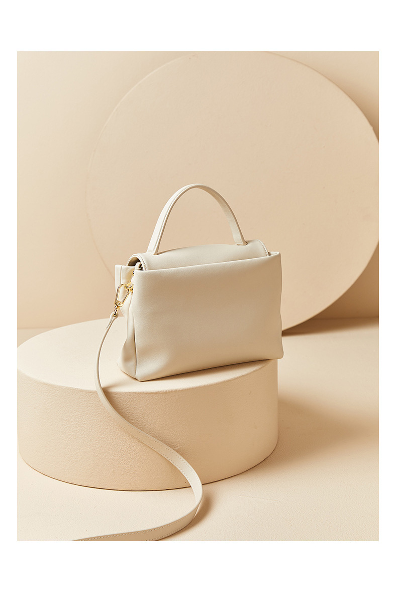 2025春夏新款头层牛皮通勤手提单肩复古简约大容量女包箱包皮具男士包袋详情15