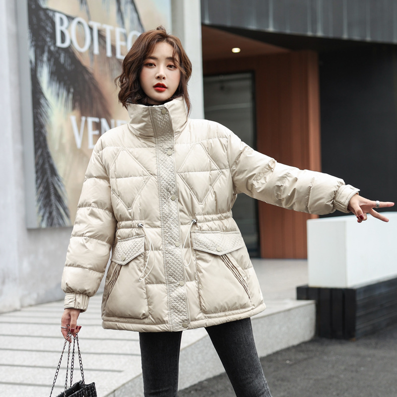 The 2022 winter new style of stylish, versatile, thickened slimming, warm coat, mid-length down jacket, women's white duck down, high-end Specification image