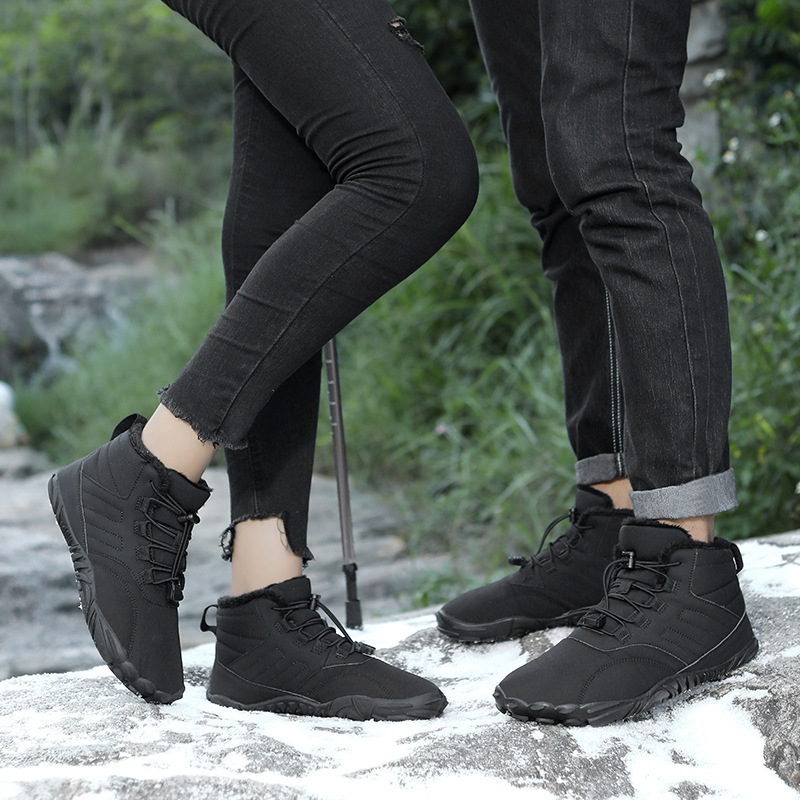Botas de nieve para hombres de invierno engrosadas impermeables antideslizantes viejos zapatos de algodón para mantener caliente más fleppy estilo mid top mid edad botas de cañón corto details Picture