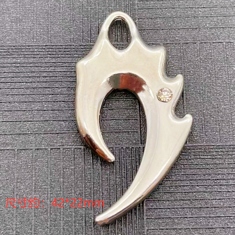 Factory direct sales of creative Wolf tooth band diamond-encrusted pendants, popular casting jewelry wholesale, European and American men's flame necklaces