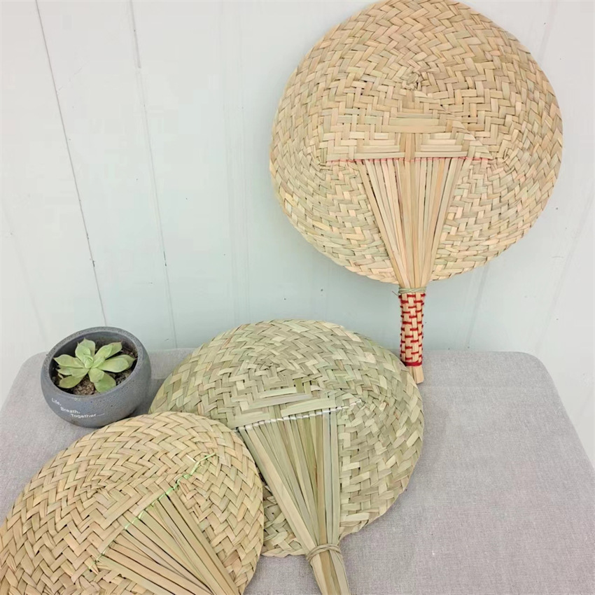 Stalk straw craft fan fan braided grass shade of cattail leaf fan hand banana stalk the old fan in summer Specification drawing
