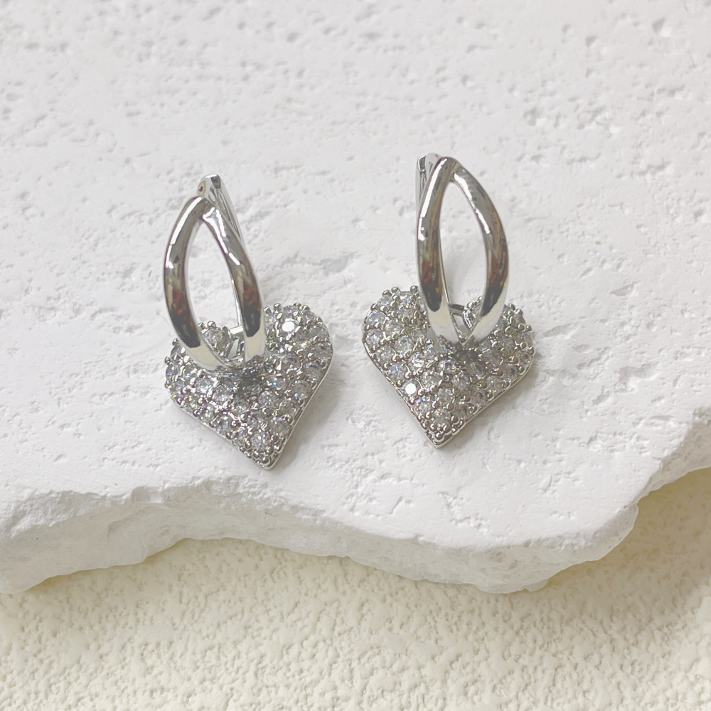European and American light luxury style, high-end and versatile heart-shaped earrings and pendants, copper-plated 18k full diamond women's ear buckles Item Picture