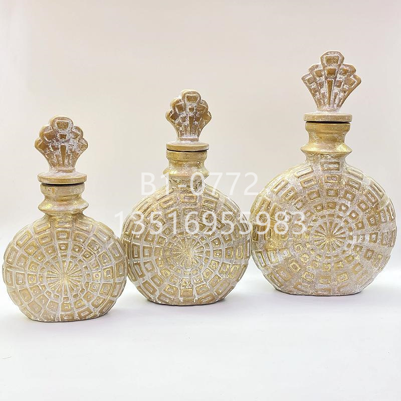 Light luxury electroplated metal handicraft vases, retro wedding home model rooms, flower shops, vase ornaments, golden castle vases Specification image