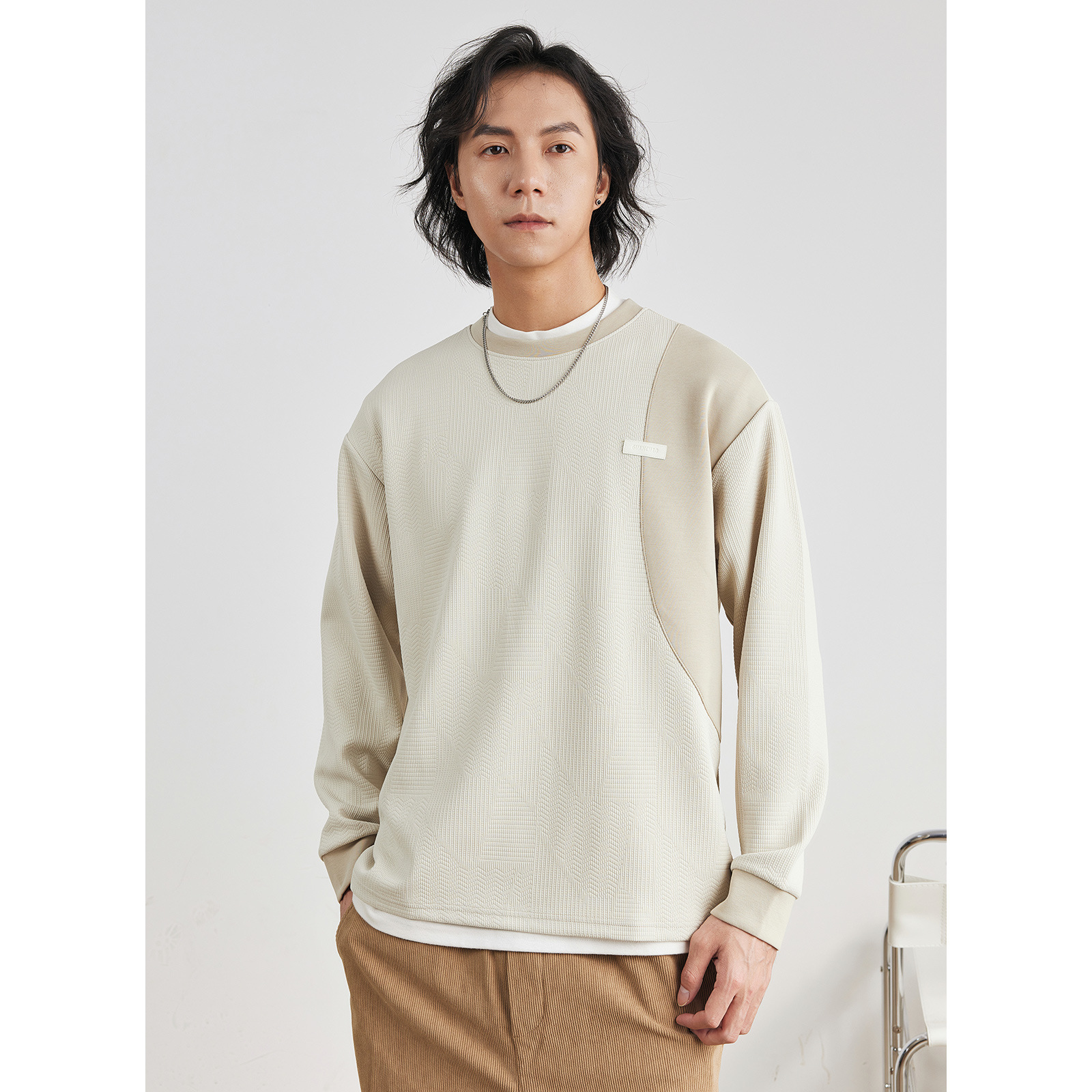 Yizhi Men's anti-wrinkle texture high-end patchwork round-neck knitted top men's 2024 Spring/Autumn pullovers base layer details Picture