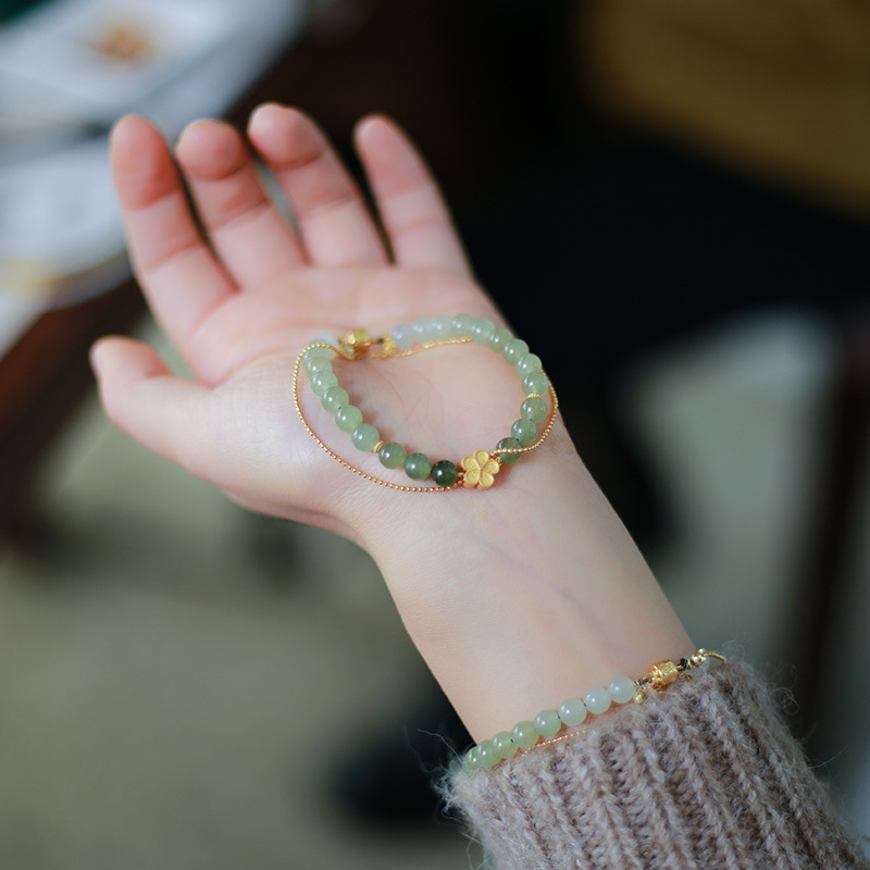 Natural gradient Hetian jade Clear Water Peach Blossom Wish bracelet accessory for girls, a retro white white jewelry bracelet for best friends details Picture