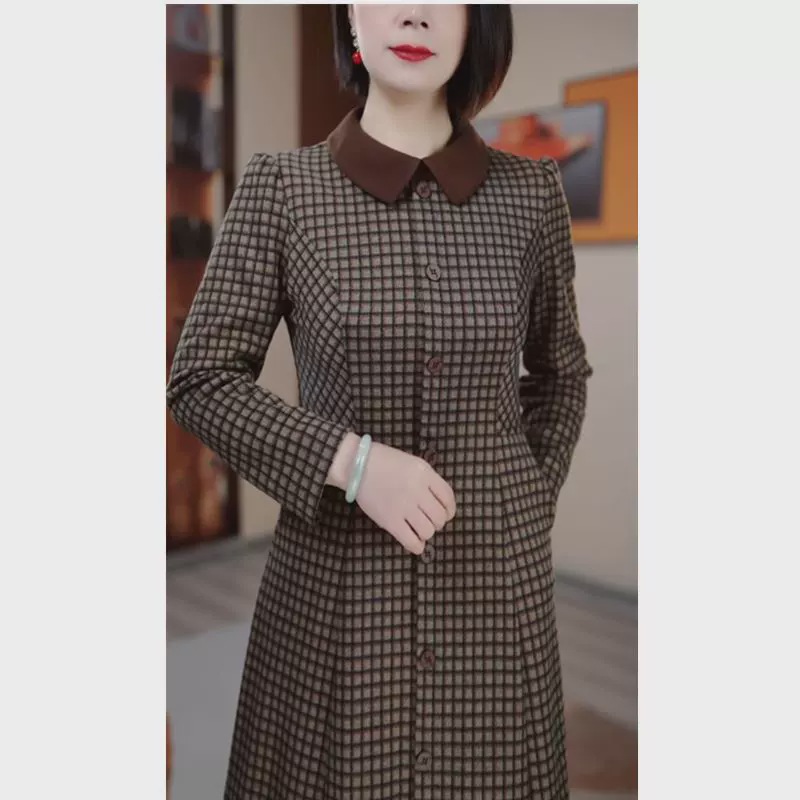 This checkered thickened slimming and concealing dress for middle-aged and elderly mothers in autumn and winter 2024 is elegant and grand in size Specification image