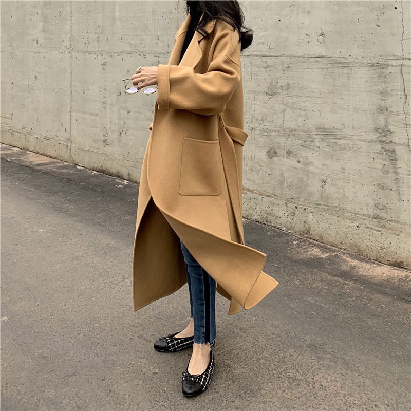 The new Korean-style double-sided woolen overcoat for women in the autumn and winter of 2023 is a mid-length, loose woolen coat details Picture
