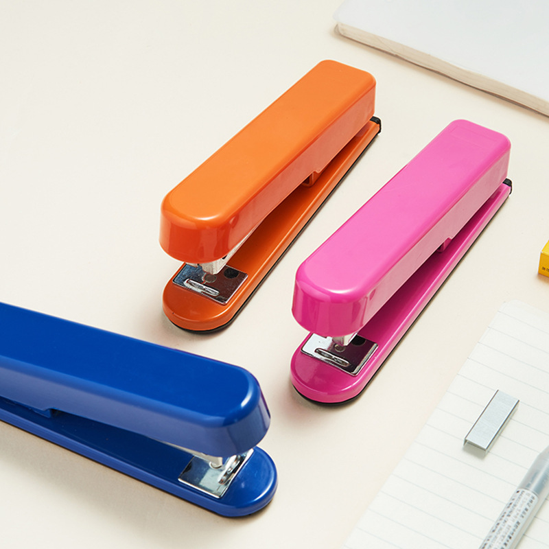 Great Wall Stapler Wholesale Office Supplies No. 12 Office Stationery Stapler Staples Machine Staples Machine Application Scenario