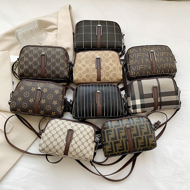 2023 New Casual Women's Bag Soft Leather Single Shoulder Crossbody Wrist Small Bag Europe And America Fashion Middle-Aged Women Mobile Phone Bag