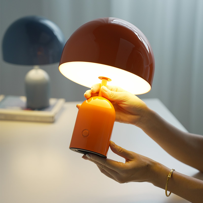 Advanced Sense Desk Lamp Modern Designer Bedside Lamp Mobile Charging Brightness Adjustable Fashion Light Luxury Creative Desk Lamp details Picture