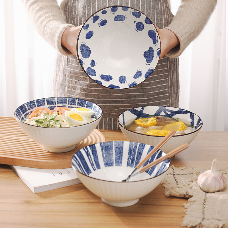 The Japanese-style denim series ceramic material instant noodle bowls and wind bamboo hat bowls with high-temperature underglaze painting are available for wholesale