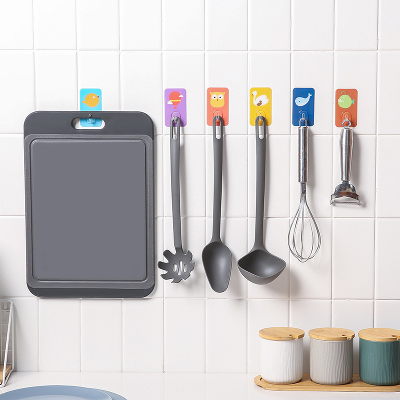 Punch Free Cartoon Hook Cute Hook Wholesale Strong Kitchen Bathroom Coat Hook Traceless Hook Hook Application Scenario