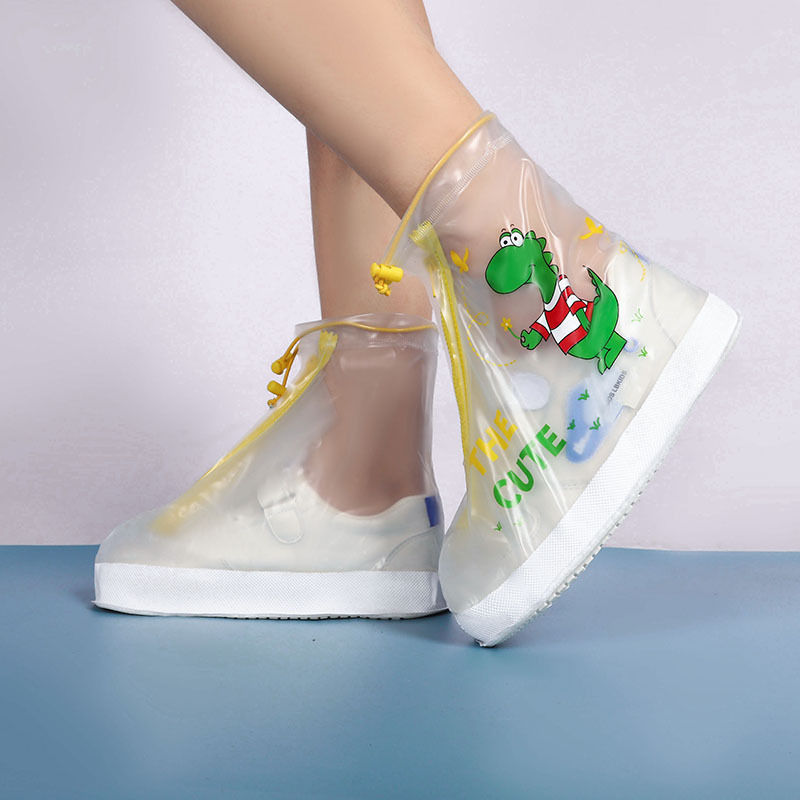 童雨靴实物图