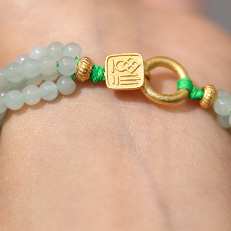 Natural Hetian jade bracelet for women, light luxury style, bringing wealth and good fortune, Chinese-style PI Xiu bracelet and jewelry details Picture