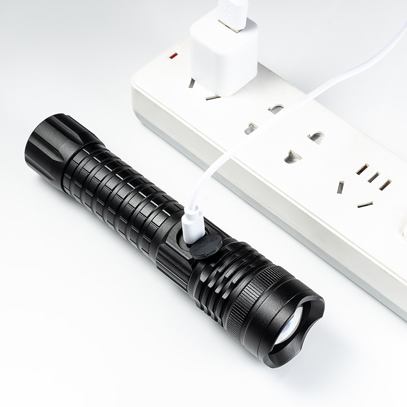 Outdoor Light Super Bright Long Range T6 Rechargeable Portable Household Flashlight Black Knight Light Application Scenario