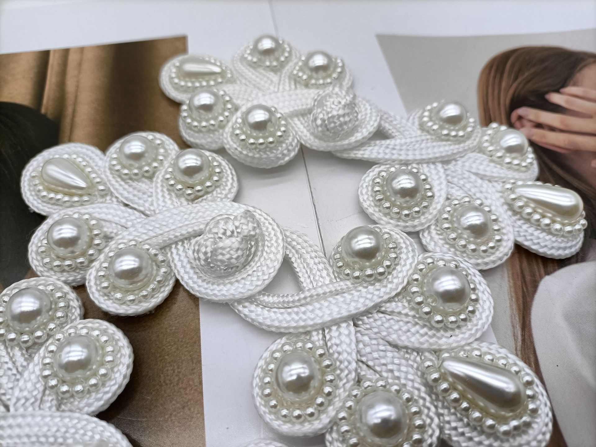 Hand-buttoned Tang suit cheongsam, fabric buttons, chrysanthemum cheongsam buttons, ethnic style retro buttons, classical opera stage costume buttons Item Picture