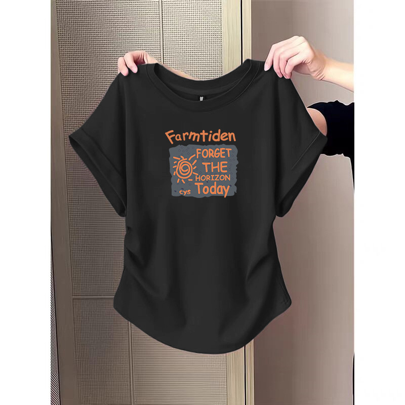 A small-sized cotton off-the-shoulder short-sleeved T-shirt for women, a summer fashion that makes them look younger. Pair it with a pleated and cinched bottom layer Specification image