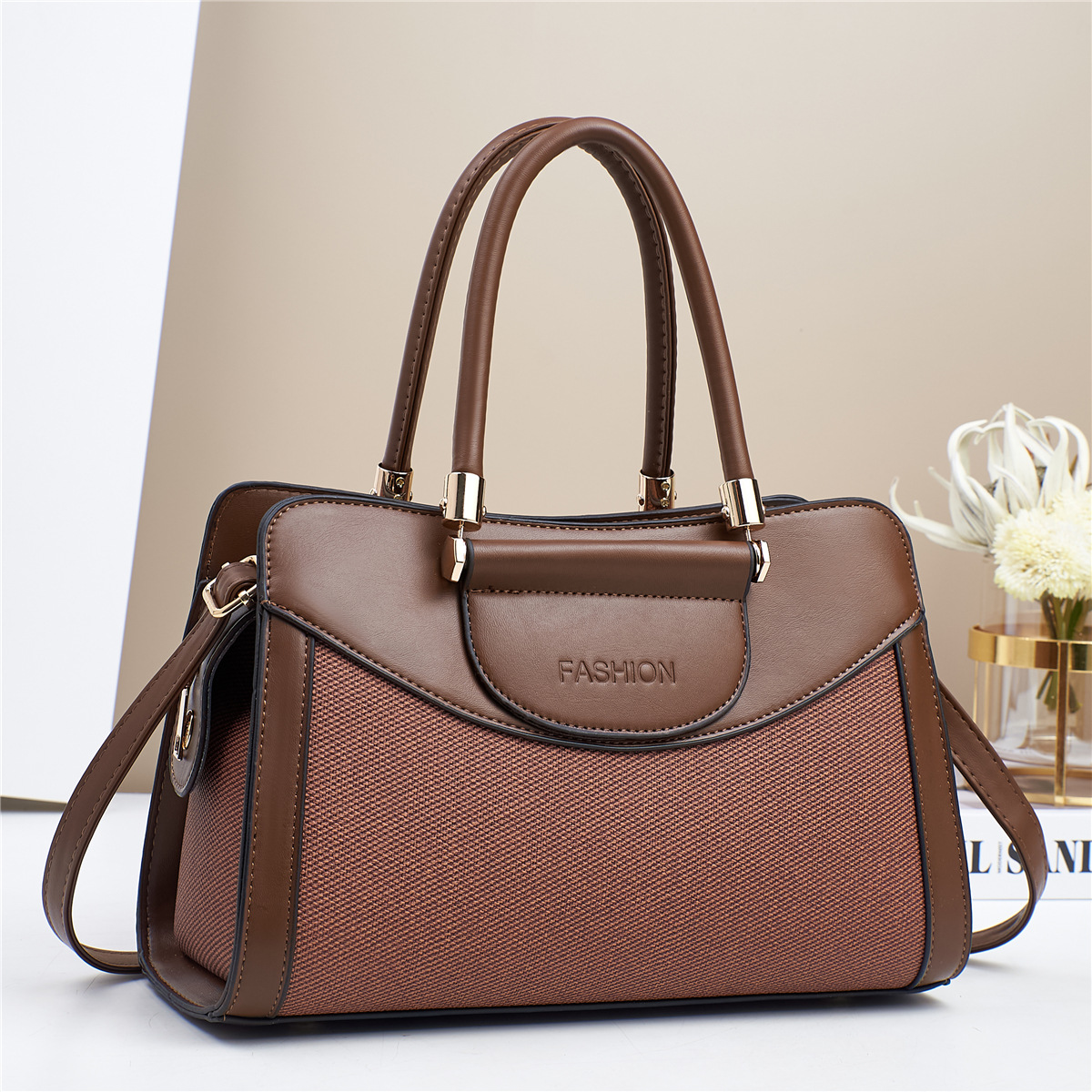 Simple Mini New Foreign Trade 2024 New One-Shoulder Ladies Atmospheric Ladies Handbag Summer details Picture
