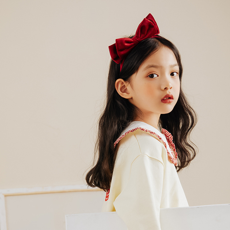 Korean Version Of The New Velvet Double Bow Hair Clip Children Simple Hair Hoop Students Fashion Head Buckle Parent-Child Model Application Scenario