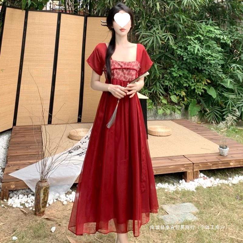 This is a new large-sized Chinese-style improved Hanfu dress for women who are overweight in summer. It is a retro Chinese-style loose dress that covers the belly and makes one look slimmer Application Scenario