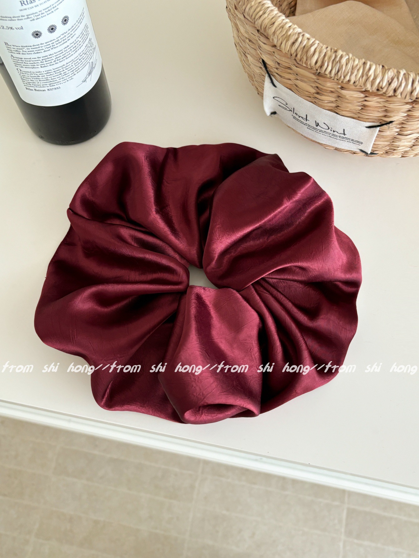 The oversized satin large intestine hair band with a high-end look for women is a new 2025 style bun and low ponytail hair accessory pic 22