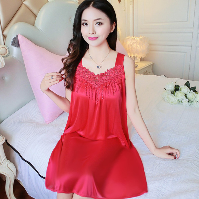 Cross-Border Foreign Trade Korean Version Of The New Large Size Ice Silk Halter Nightdress Women's Home Wear Pajamas Large Size Loose Thin Skirt Application Scenario