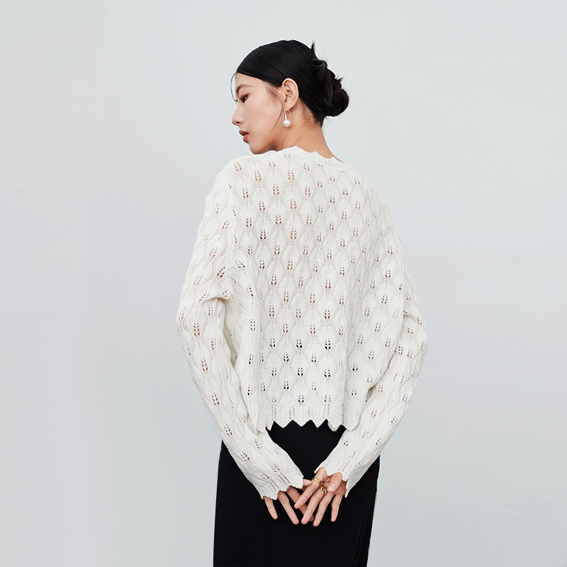 Exquisite and elegant all-wool top 22 early autumn women's wear with hollowed-out crocheted knitted cardigan for women, short sweater coat Application Scenario