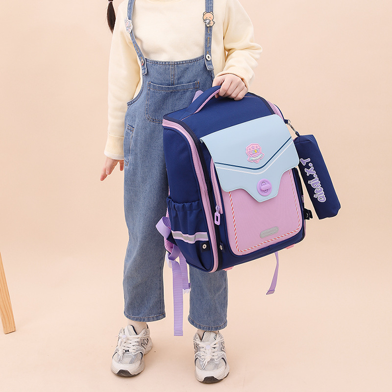 小学书包实物图