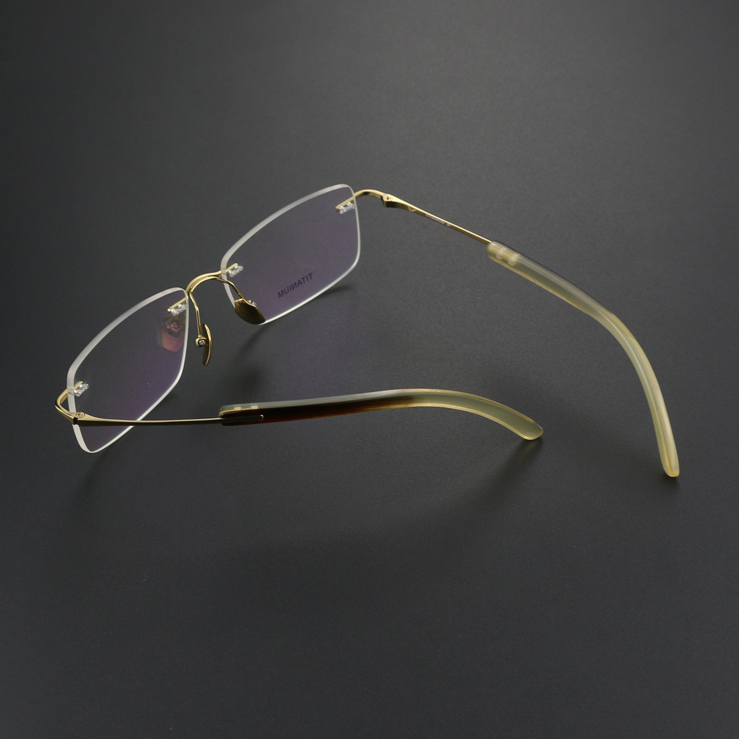 Fashionable men's business pure titanium horn glasses frame, frameless for large faces, suitable for myopia glasses with black frame details Picture