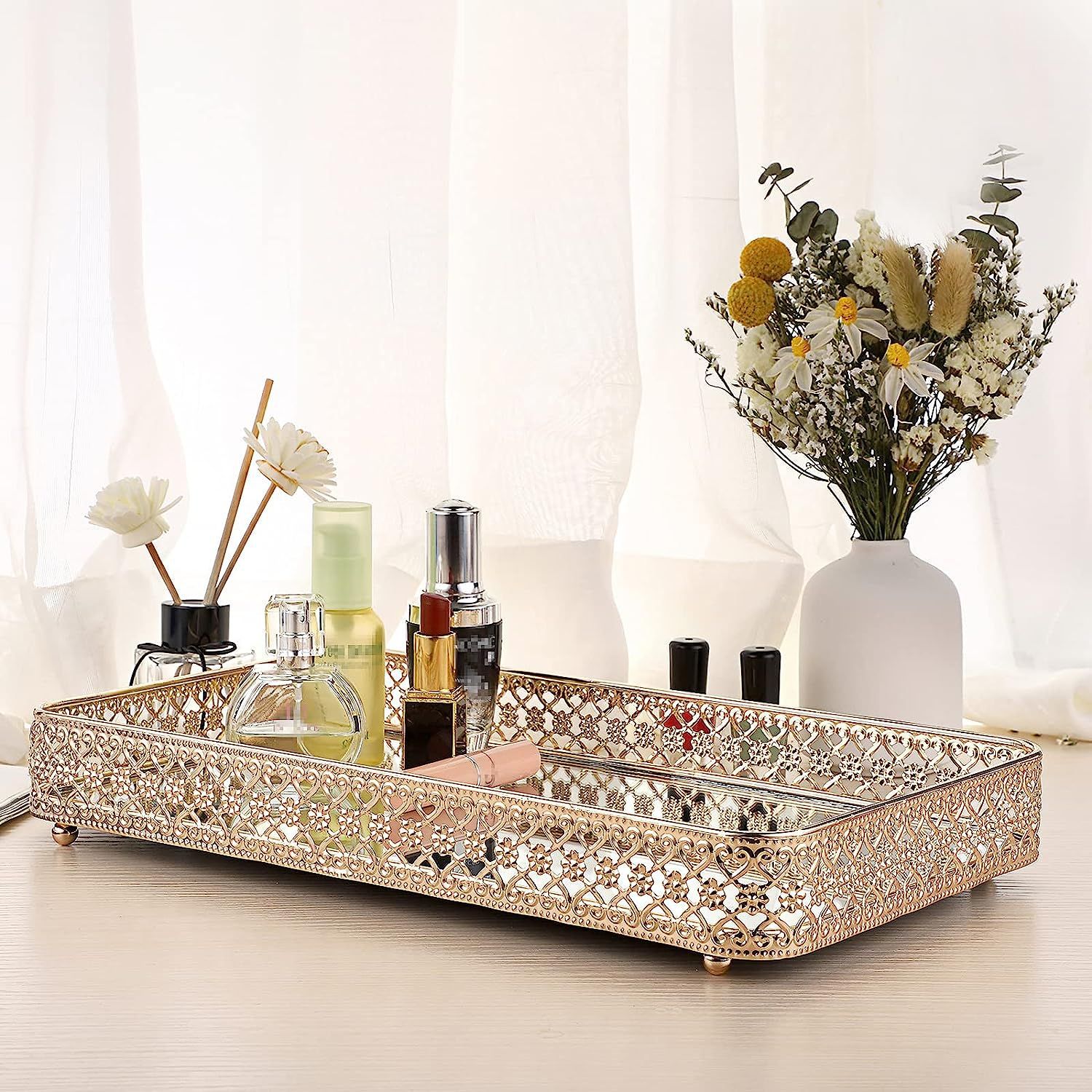 Perfume Mirror Tray Makeup Vanity Tray Hollow Carved Jewelry Jewelry Storage Organizer Decorative Tray Application Scenario