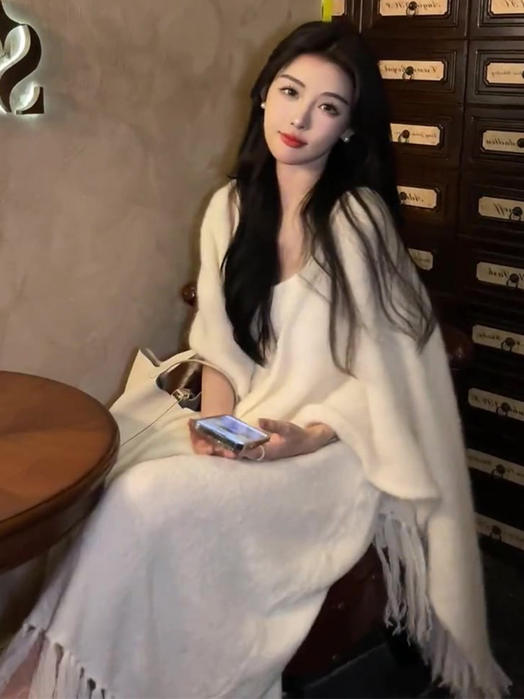Autumn 2022 new women's set, salt-themed, high-end fashion, cape, shawl, dress, two-piece set