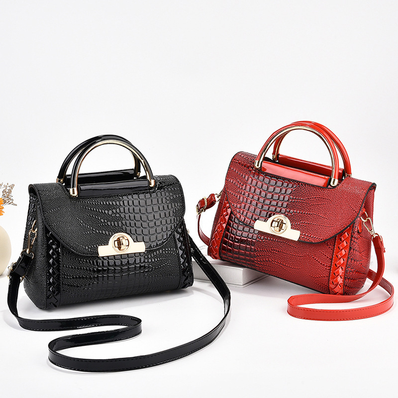 Bolsos mujer 2023 nuevo estilo moda primavera verano personalidad estampado coreano ins influencers un hombro crossbody llevar a mano pequeño bolso cuadrado Application Scenario