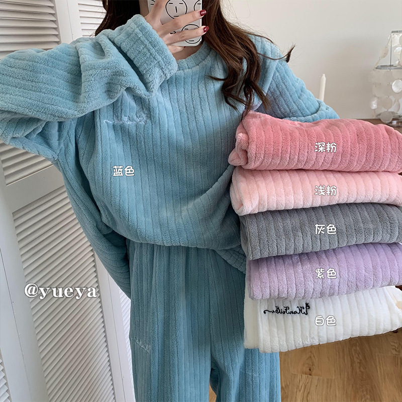 Autumn and winter coral fleece pajamas, women's flannel thickened long-sleeved home wear, peach soft cotton fleece fashionable large-sized suit Application Scenario