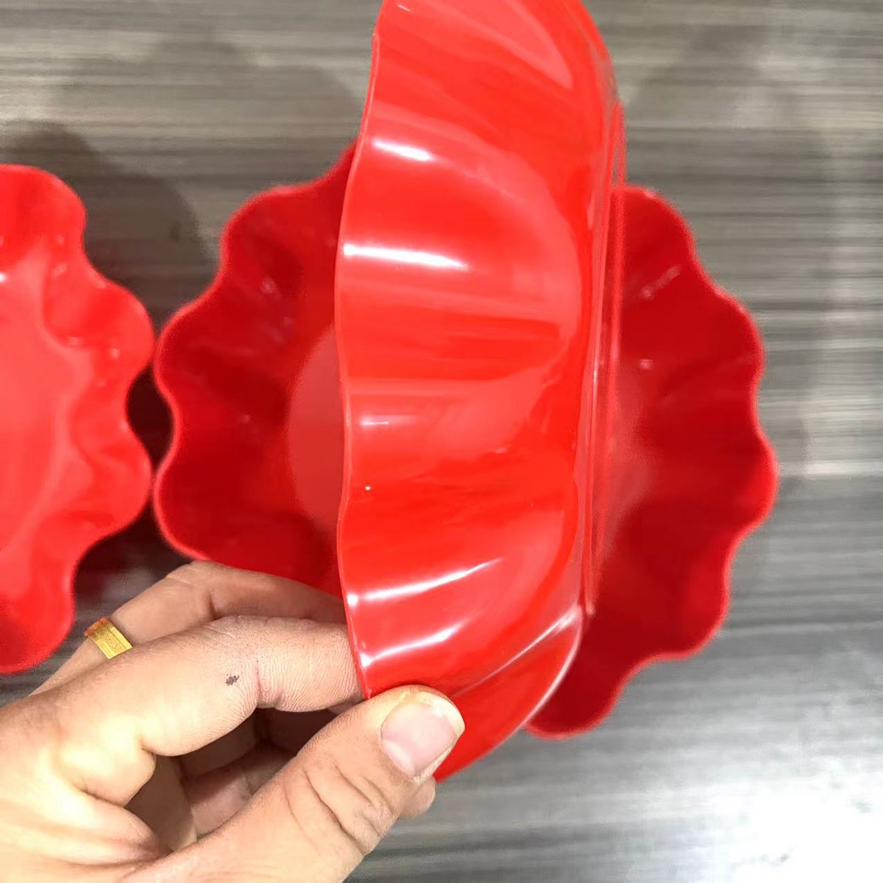 【 Zone 3-7 】XD323 "Happy Events" 750 yuan per box XD323 "Happy Events" Plastic red fruit Plate, Lace candy plate, Red lace zero Plate 1 yuan 2 yuan Item Picture
