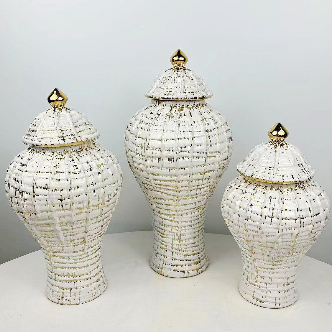 European and American vases, tea canisters, light luxury platinum series, general canisters, home living room, study, sample room, decorative items 1, Golden castle vases Specification image
