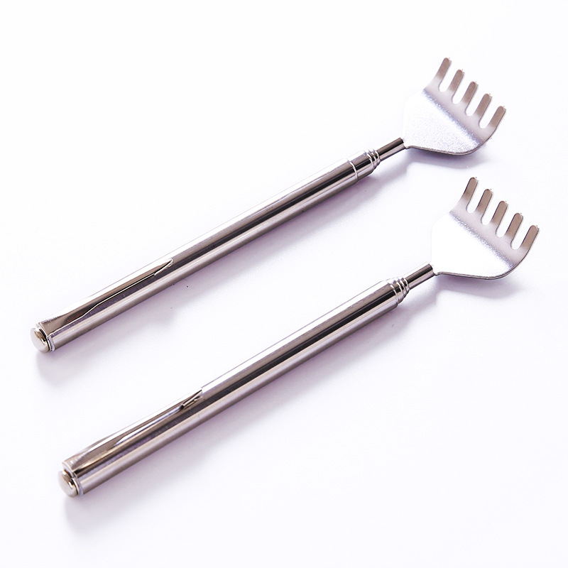 Pen-hanging type, no need to ask for help, five-section chain telescopic stainless steel elderly tickling, scratching, and back scratching device Application Scenario