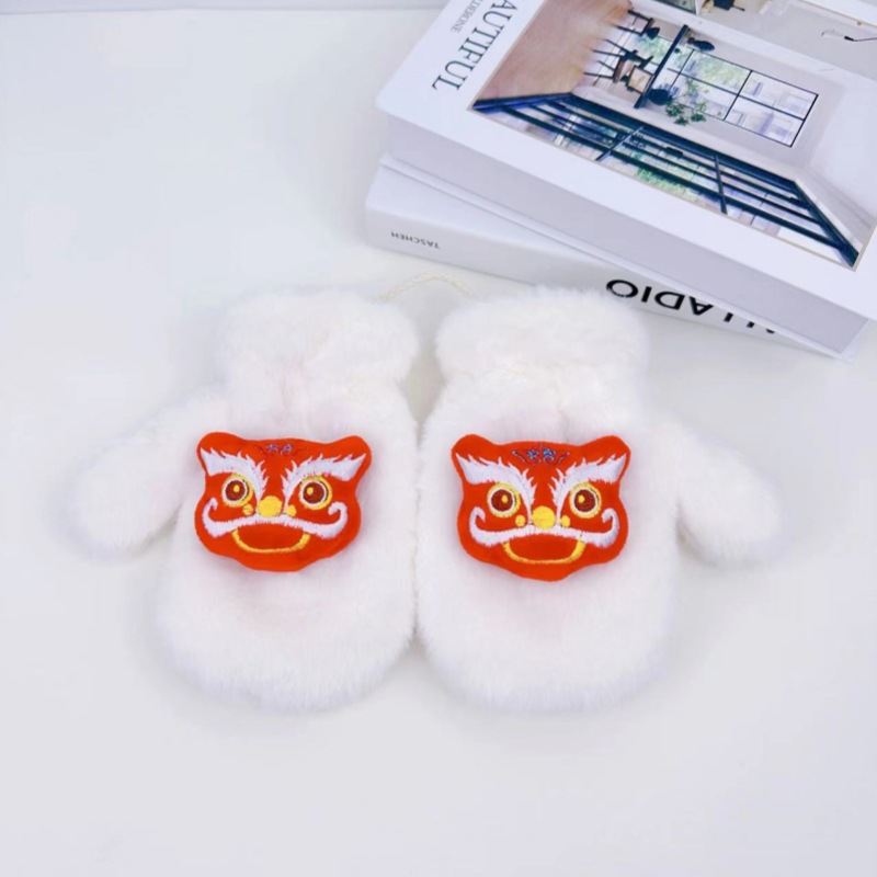 Chinese New Year Chinese-style children's gloves for winter warmth, thickened red festive baby cold-proof gloves for boys and girls to cover fingers Item Picture