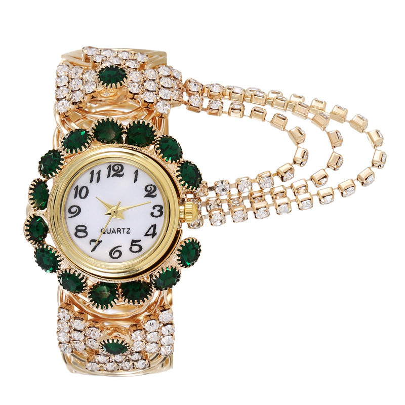 Douyin's new Korean version ladies' diamond-encrusted quartz watch with a fashionable alloy bracelet is available for wholesale in stock Item Picture