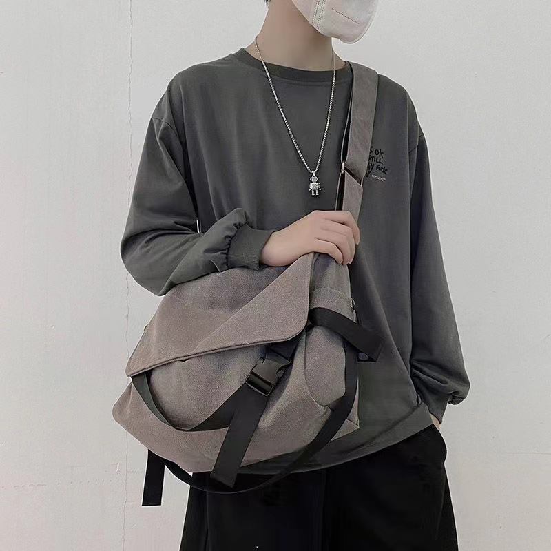 Canvas bag men's crossbody bag with large capacity, Japanese retro and laid-back style student crossbody bag, casual and simple men's single-shoulder bag Item Picture