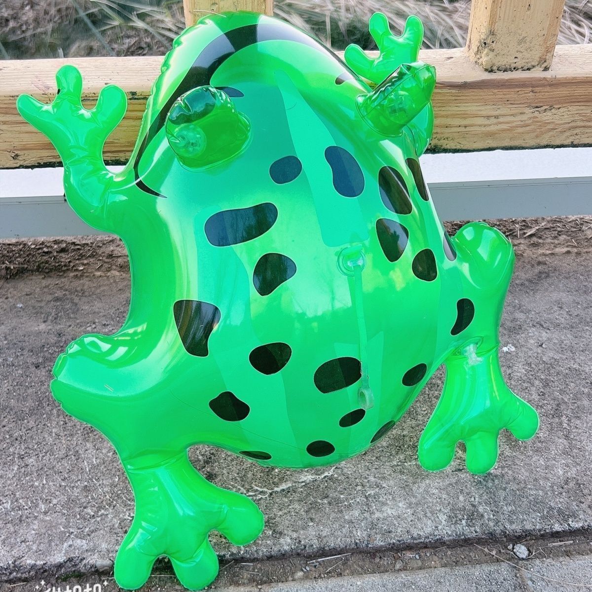 PVC inflatable luminous frog factory supply inflatable toys wholesale inflatable frog children water inflatable toys hot sale