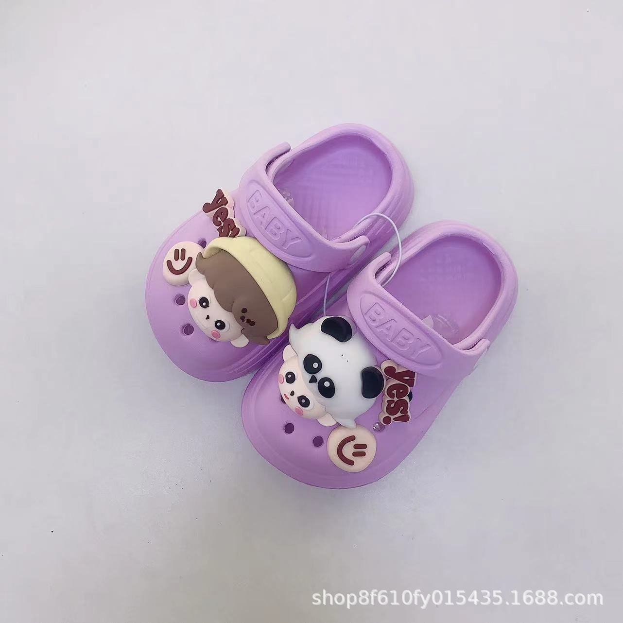 Cross-border children's Crocs Cartoon DIY Panda Matt 3D cartoon indoor and outdoor new summer boys' and girls' slippers Application Scenario