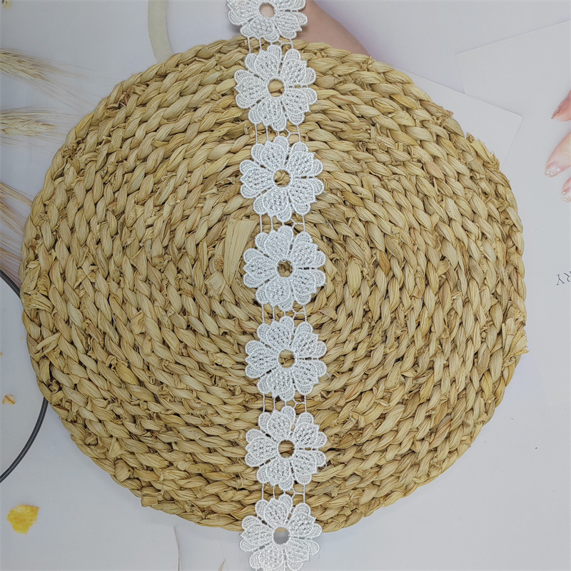 Factory direct sales of lace, water-soluble barcode, polyester milk silk, flower DIY webbing, clothing accessories and embroidery Specification image