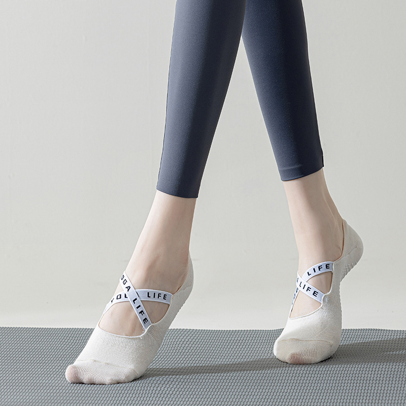 Sock stall, one-piece consignment, strappy yoga socks, women's invisible anti-slip cross anti-disengagement dispensing, indoor sports Pilates, boneless invisible floor socks, one-piece consignment
